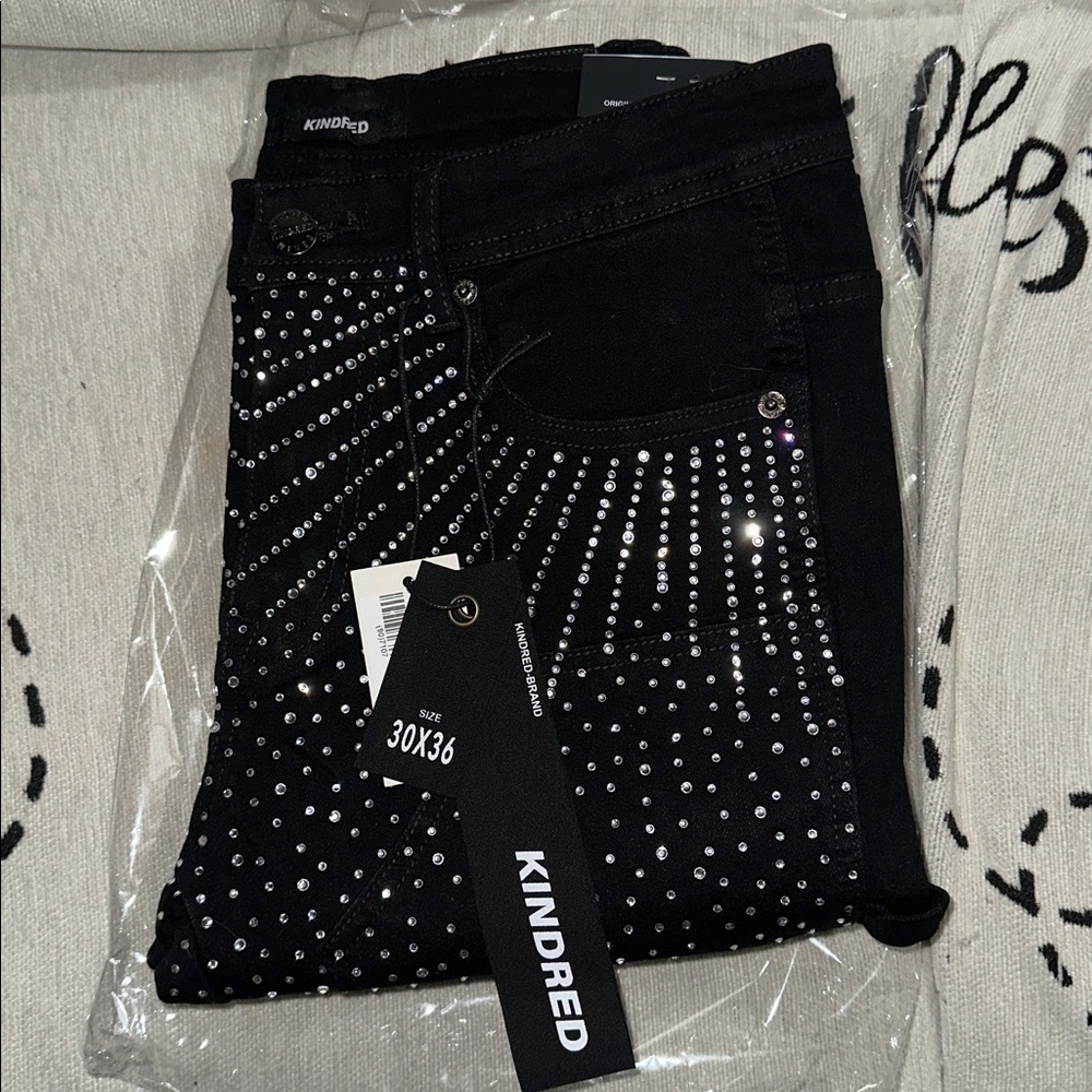 KINDRED stacked fit Black Rhinestone Embellished Jeans - Size 30x36 New
